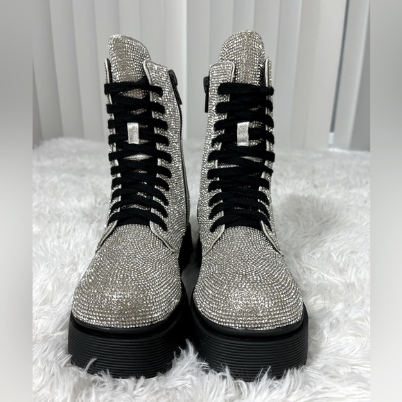 POSTER GIRL Diamond Duchess Rhinestone Combat Boots Zip Up Silver Black Size 6 - Picture 3 of 9